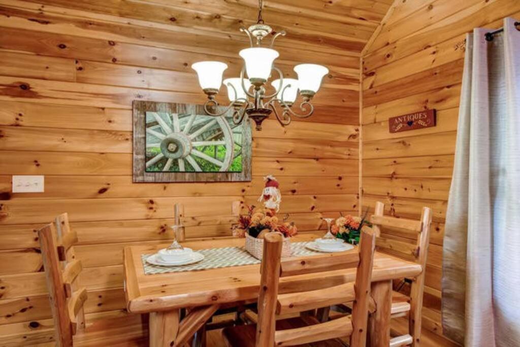 Great Location Pool Table Hot Tub Gatlinburg Exterior foto