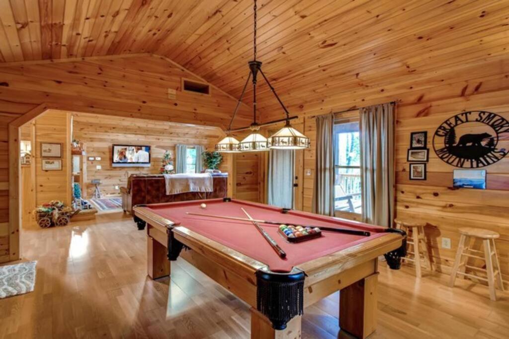 Great Location Pool Table Hot Tub Gatlinburg Exterior foto