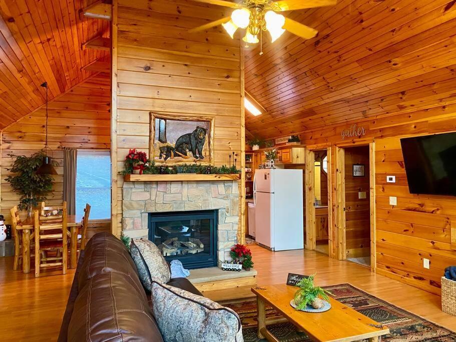 Great Location Pool Table Hot Tub Gatlinburg Exterior foto