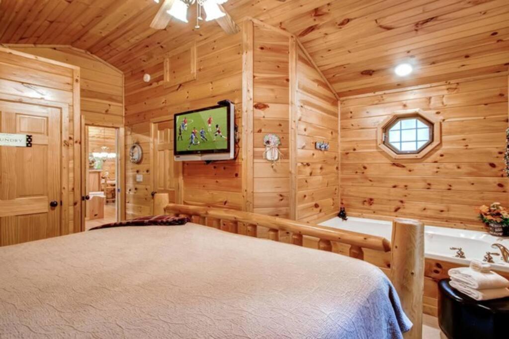 Great Location Pool Table Hot Tub Gatlinburg Exterior foto